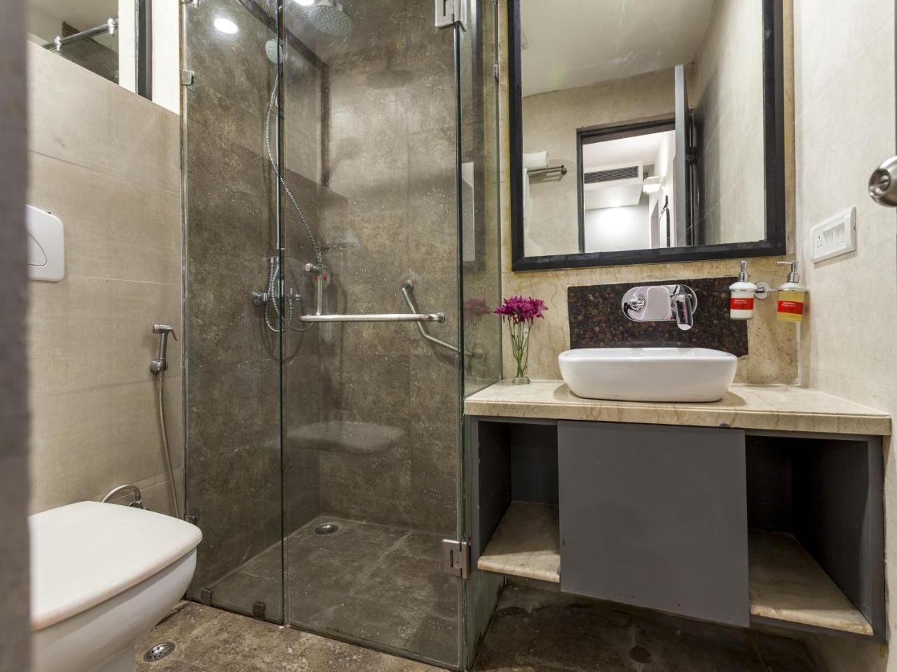 מלון כלכותה Oyo Townhouse 11 Esplanade מראה חיצוני תמונה