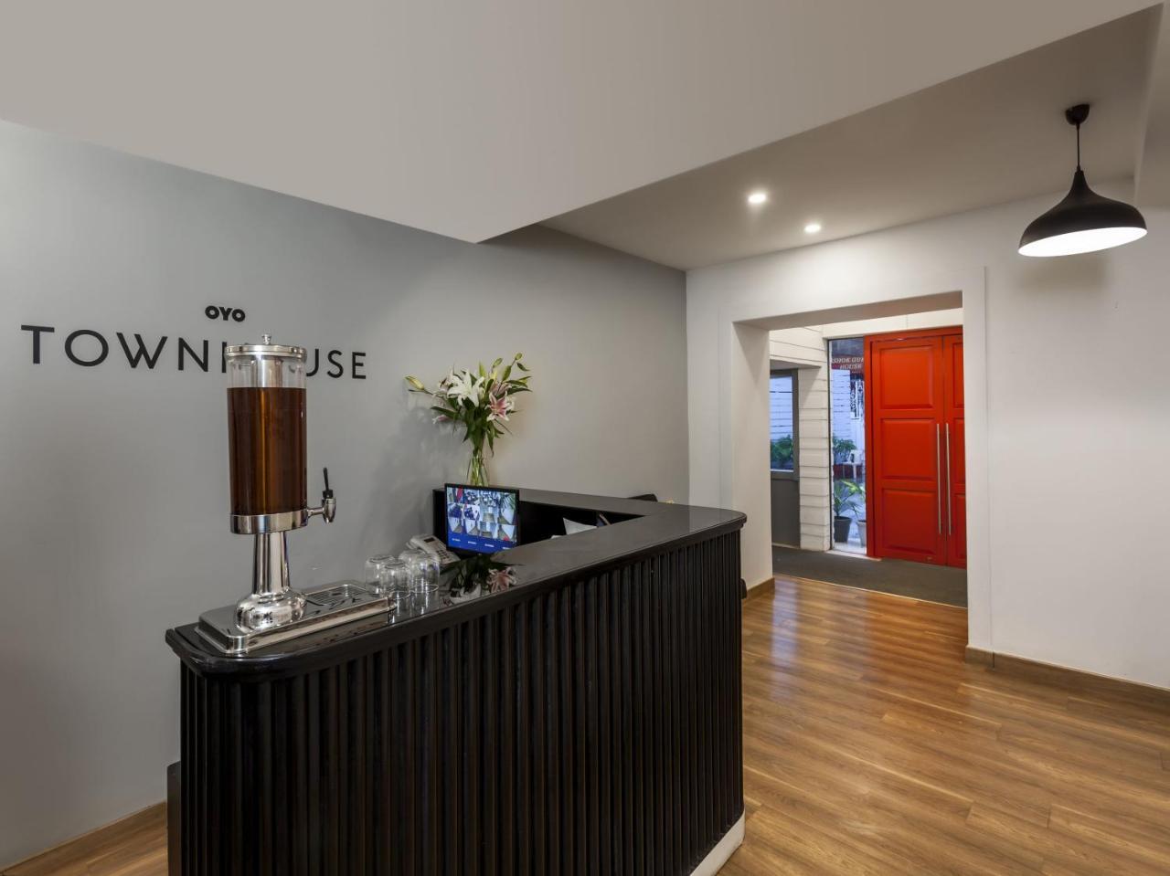 מלון כלכותה Oyo Townhouse 11 Esplanade מראה חיצוני תמונה