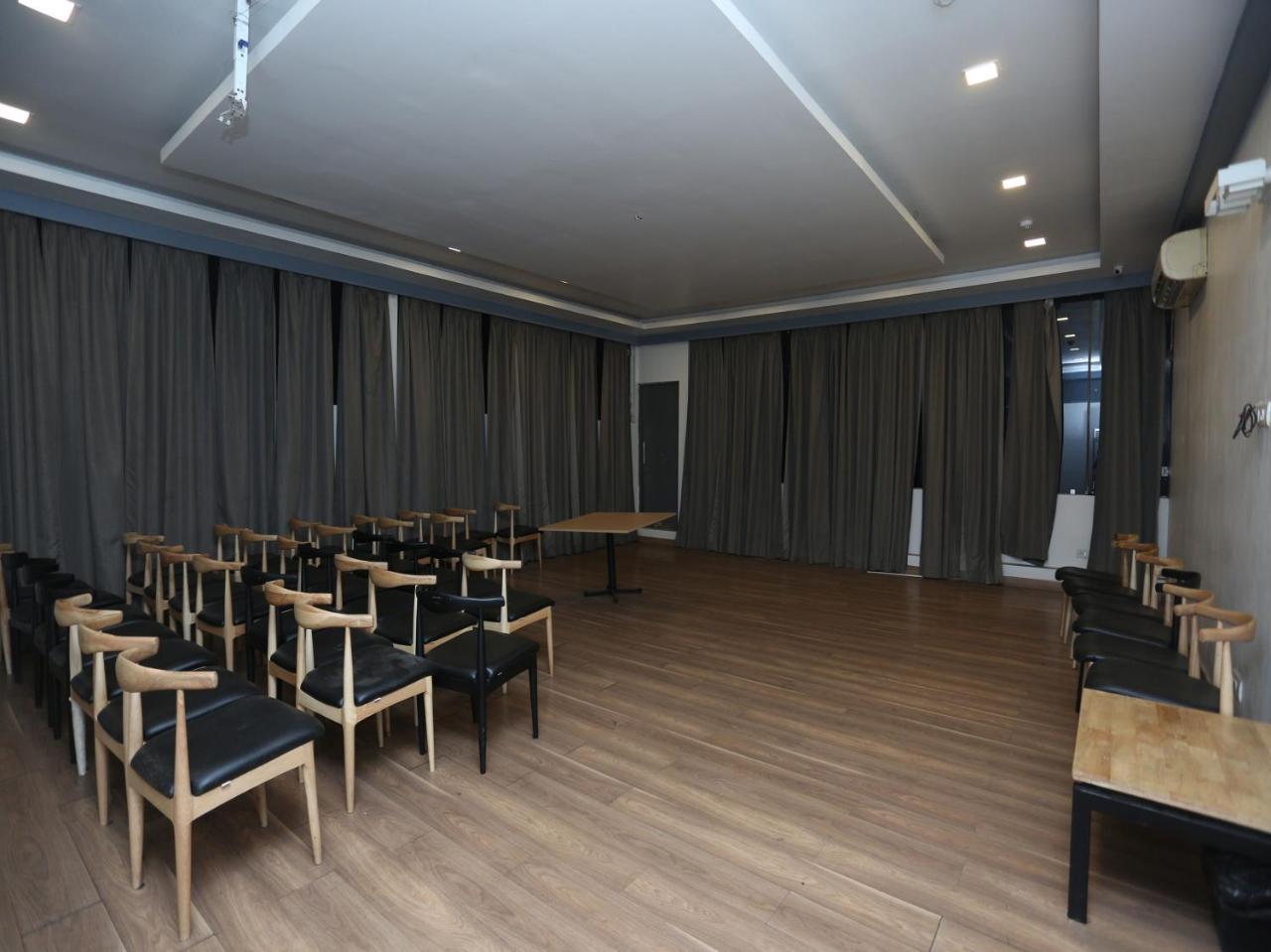 מלון כלכותה Oyo Townhouse 11 Esplanade מראה חיצוני תמונה